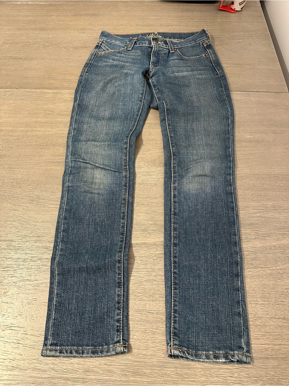Women’s Straight Leg Jeans in Medium Blue